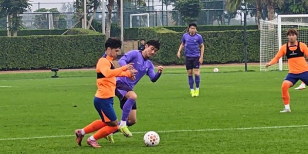 完美世界体育平台-冬训热身赛：山东泰山1-1天津津门虎，买乌郎破门